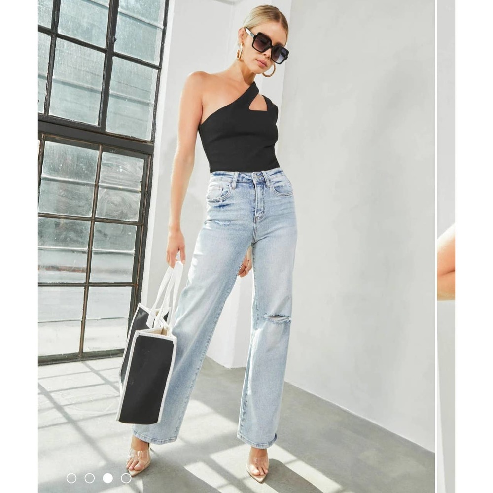 NWT Vici Caresha One Shoulder Cut Out Crop Top small